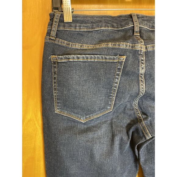 Chaps Mid Rise Crop Kick Jeans Womens 8 Light Wash Blue Stretch Denim - Picture 10 of 12